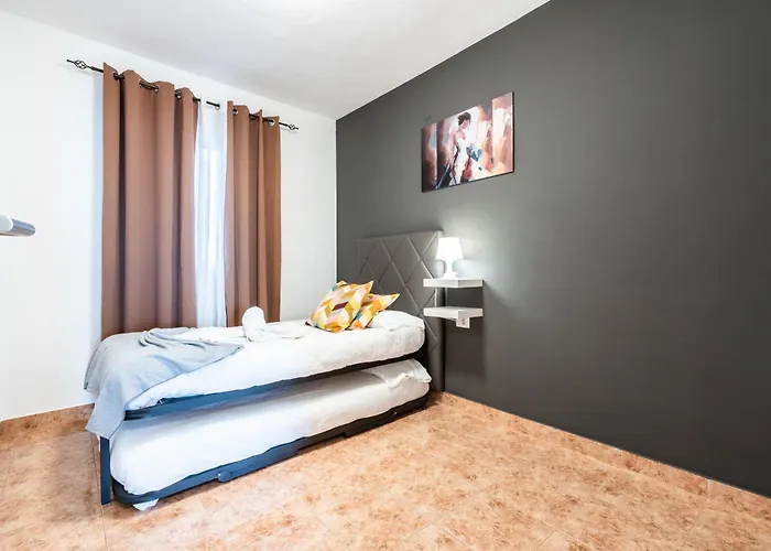 Aparthotel Menores Sea View 3*