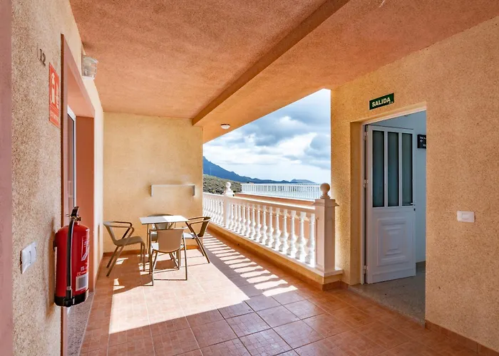 Menores Sea View 3* Costa Adeje (Tenerife)