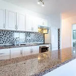 מלון דירות Menores Sea View אדחה