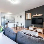 Menores Sea View 3* אדחה