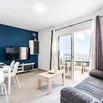 Menores Sea View מלון דירות אדחה