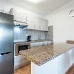 מלון דירות Menores Sea View אדחה