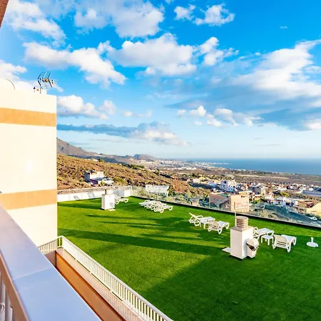 Menores Sea View アパートホテル
