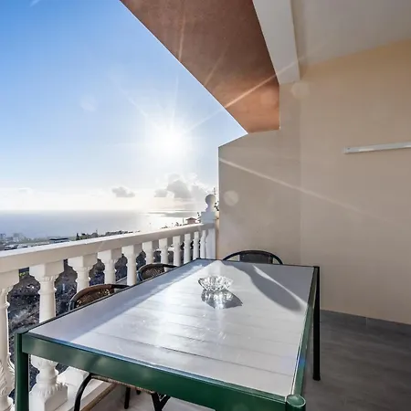 Menores Sea View Apartahotel Costa Adeje (Tenerife)