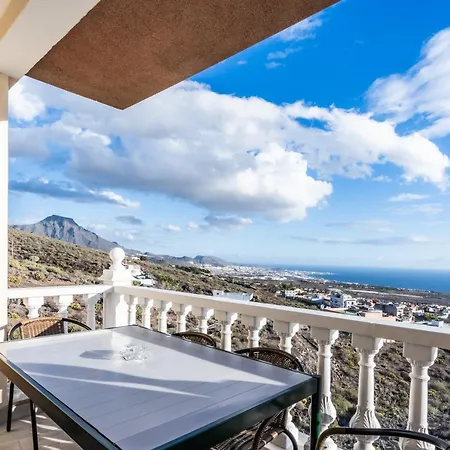 アパートホテル Menores Sea View 3*