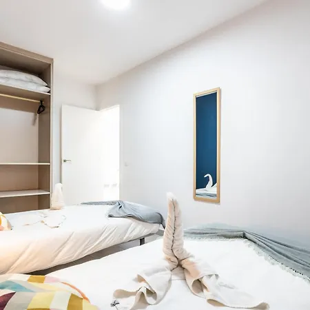 Menores Sea View 아파트호텔 아데제