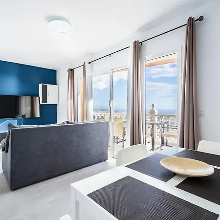 アパートホテル Menores Sea View 3*
