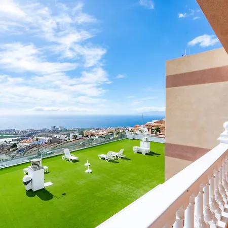 アパートホテル Menores Sea View 3*