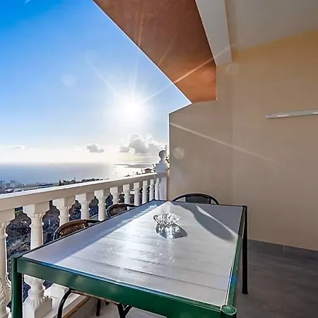 Apartahotel Menores Sea View 3*