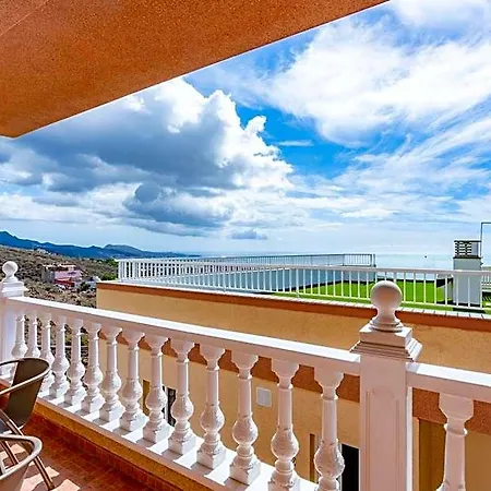 Menores Sea View Apartahotel 3*