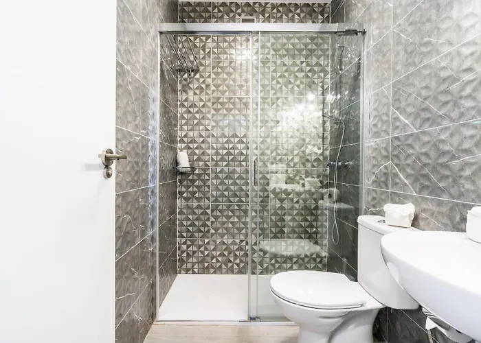 Menores Sea View 阿德耶