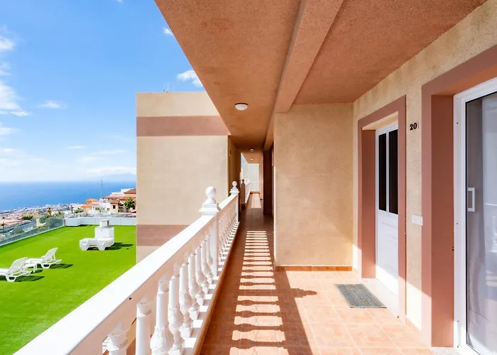 Menores Sea View 阿德耶