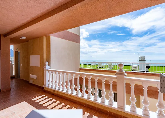 Menores Sea View 3* Costa Adeje (Tenerife)