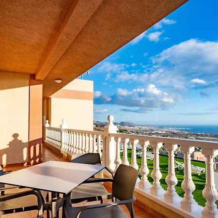 アパートホテル Menores Sea View