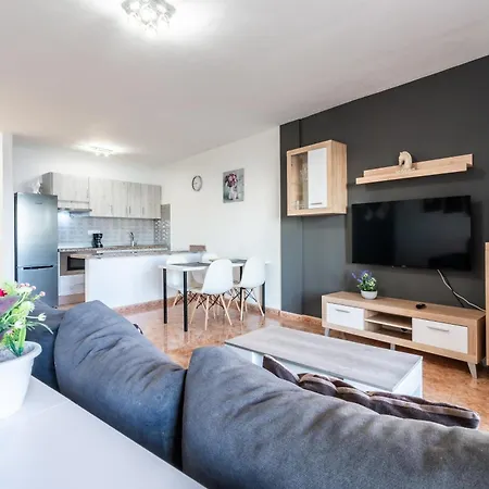 Menores Sea View 3* アデヘ