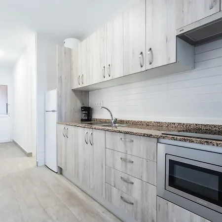 Menores Sea View アパートホテル